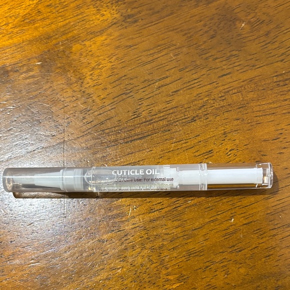 Bundle L.A. Colors Dreamy Glam French Tip Set Pink and White & Cuticle Oil Pen - Picture 4 of 7